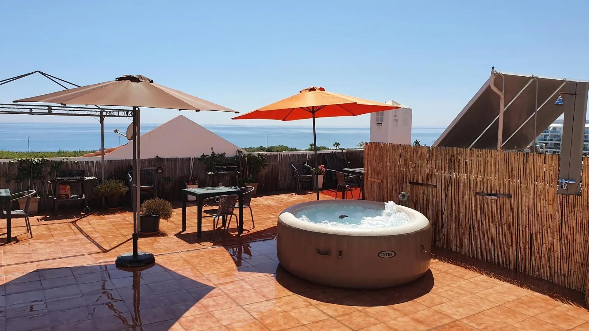 Wohnung 3 Schlafzimmer, Meerblick, Jacuzzi 莫切 公寓